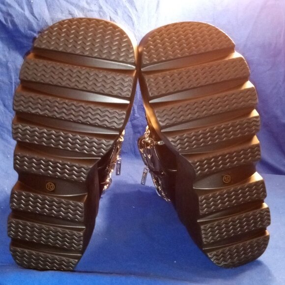 READY FOR WHATEVER  FLATFORM BOOTIE ( BRAND NEW !!! ) - Picture 7 of 8